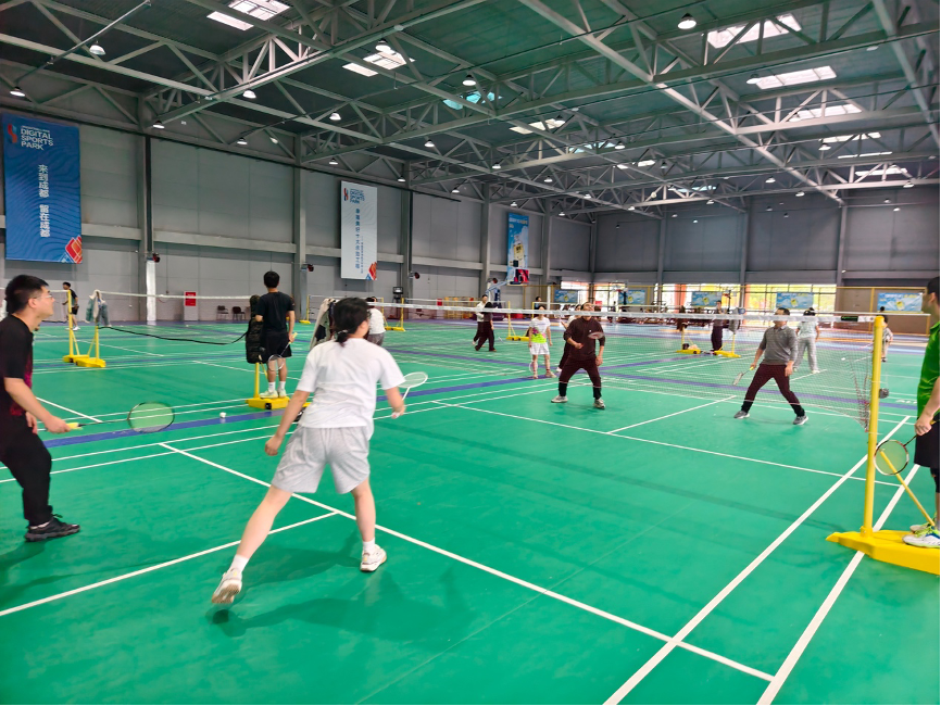 2025羽毛球团建-员工比赛瞬间
