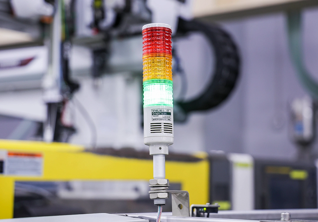 Application scenarios of integrating DC voltage-driven active piezoelectric buzzers into device warning lights
