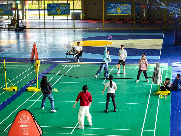 Panoramic view of the competition from the second floor