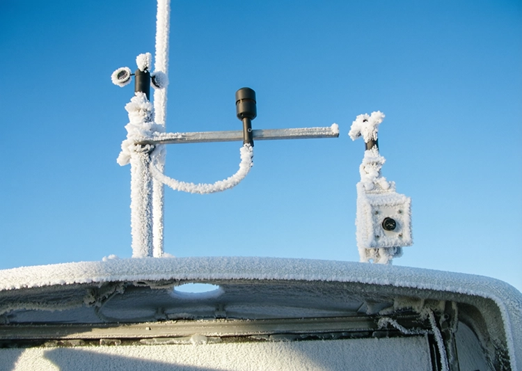 Ultrasonic anemometers equipped with heating functions can maintain normal operation under low-temperature and icing conditions